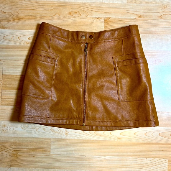 Free People Dresses & Skirts - NWT FREE PEOPLE full zip faux leather skirt
